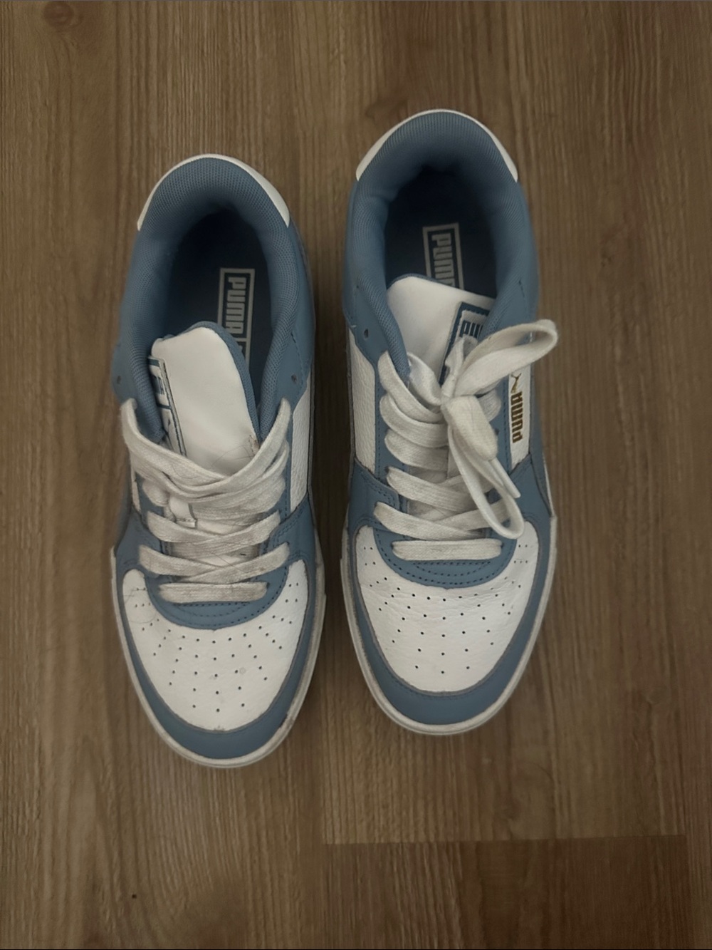 Puma  Low-Top Sneakers in White and Light Blue